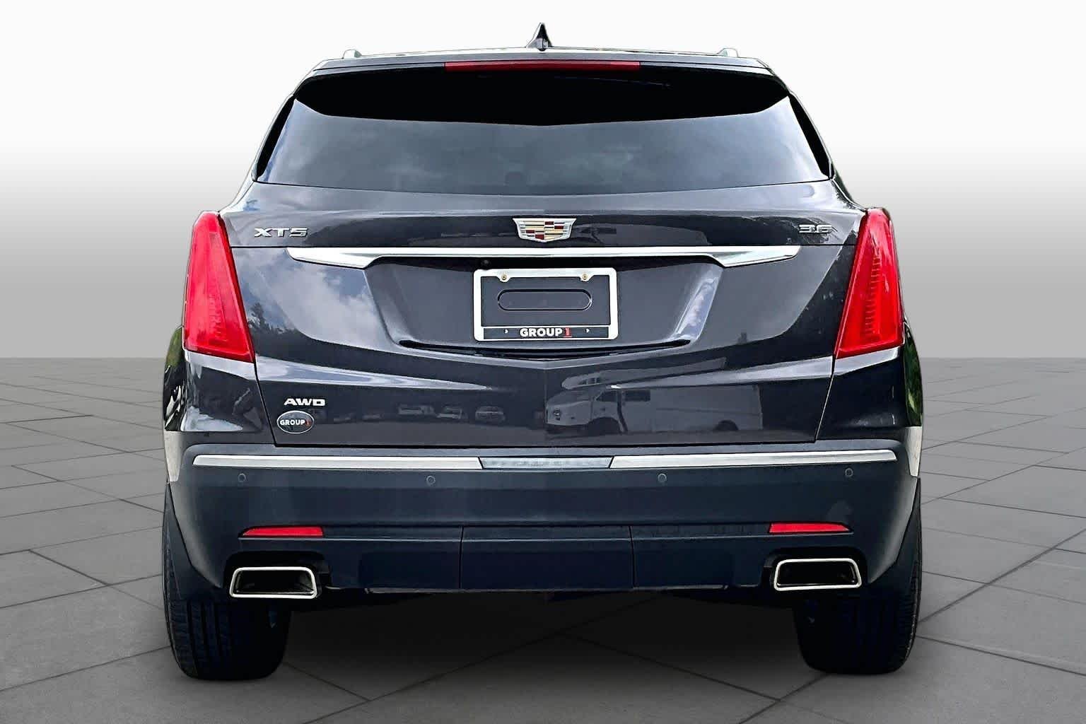 Pre-Owned 2018 Cadillac XT5 Luxury AWD