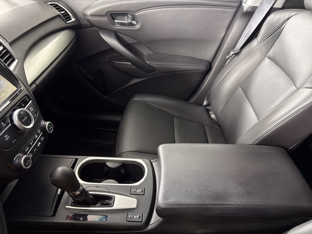Used 2018  Acura Technology Package image 22