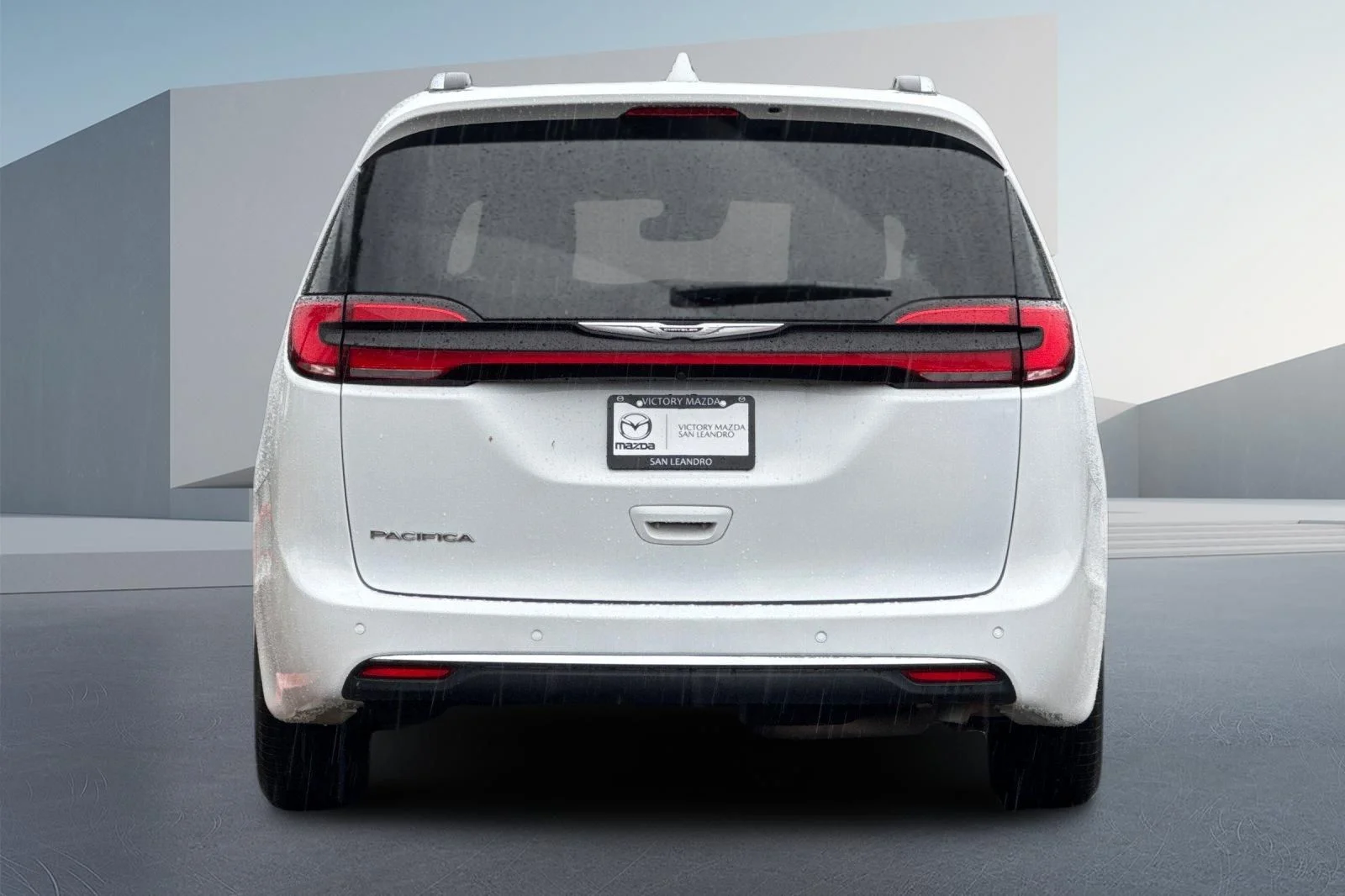 Used 2021 White Chrysler Touring L image 5