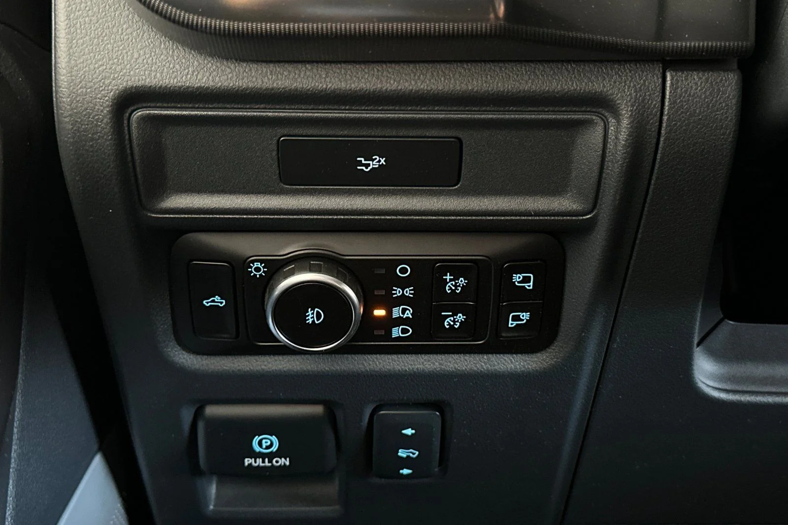 New 2026 Star White Metallic Tri-Coat Ford Lariat® image 26