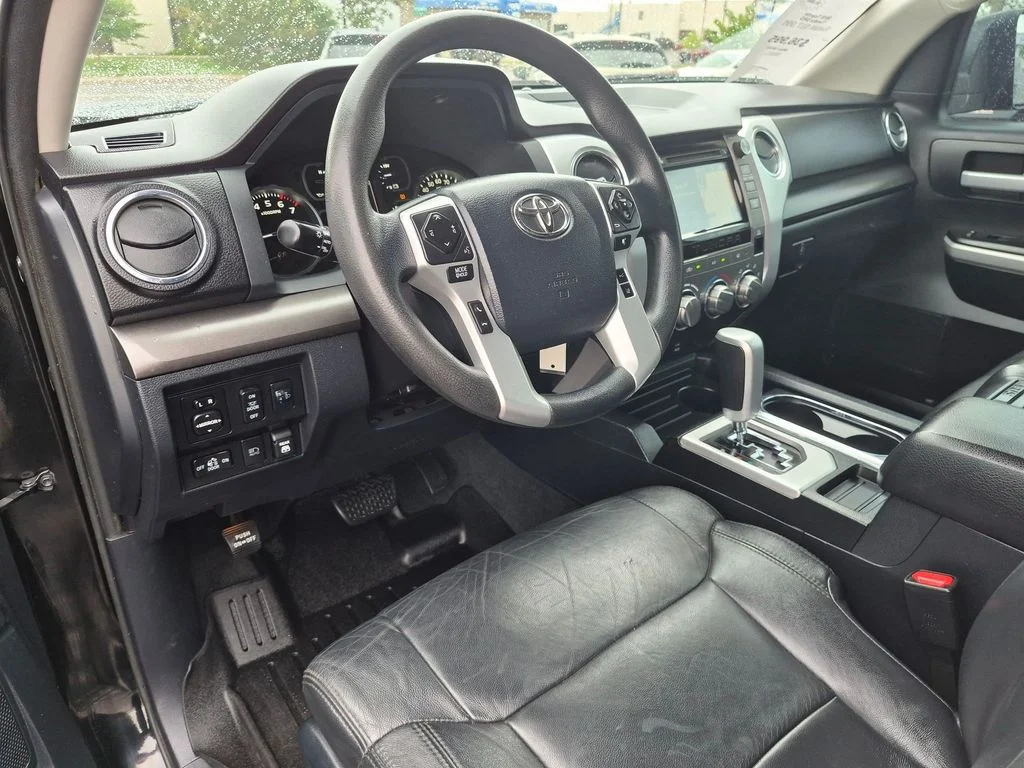 Used 2019 Midnight Black Metallic Toyota SR5 image 10
