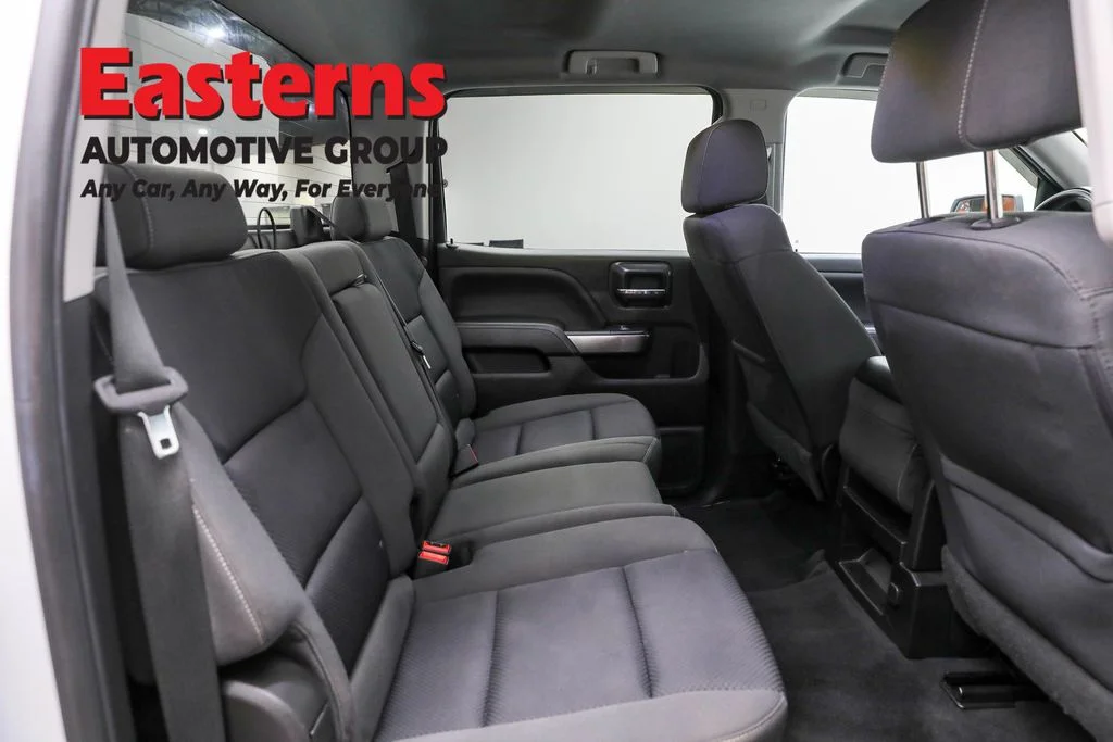 Used 2018 White Chevrolet LT image 23