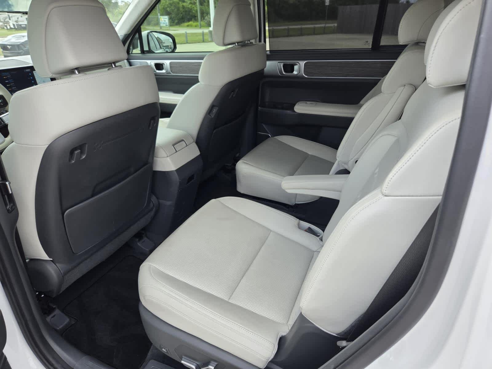 Used 2024 Serenity White Hyundai Calligraphy image 14