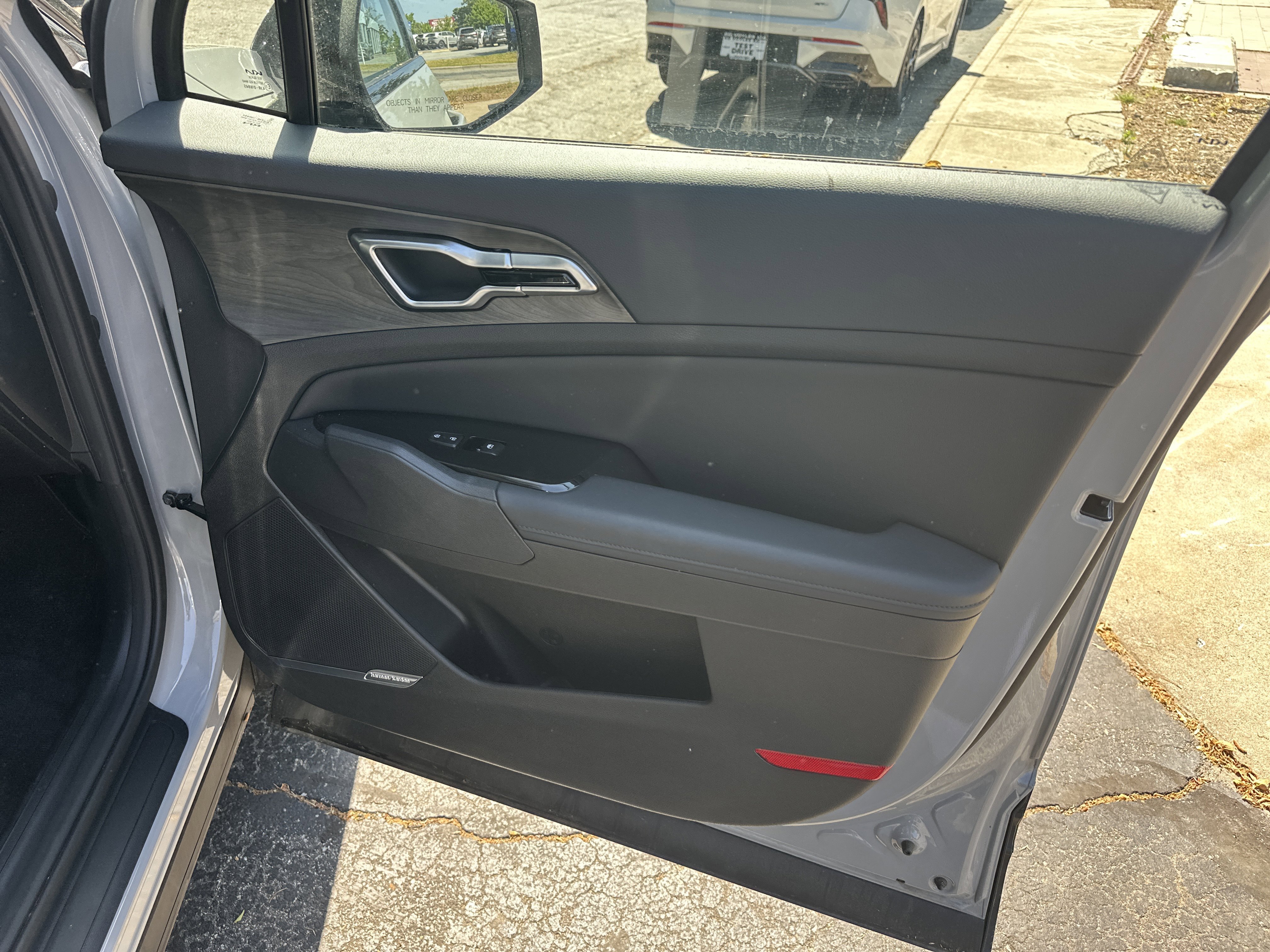 Used 2025 Wolf Gray/Ebony Black Roof Kia X-Pro image 17