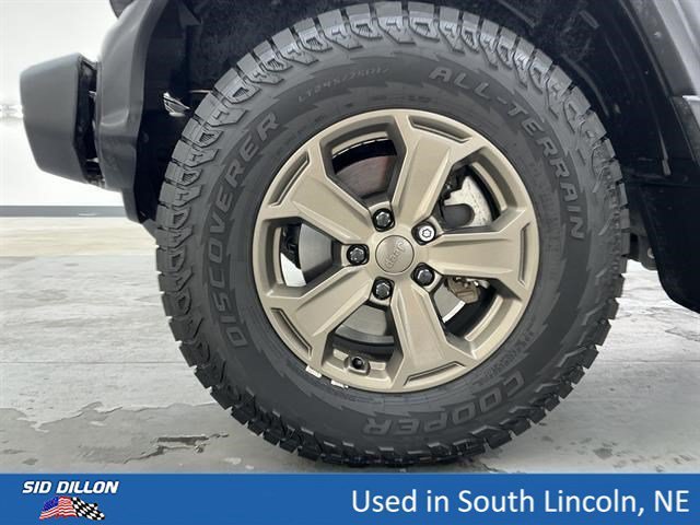 Used 2019 Black Clearcoat Jeep Sport S image 18
