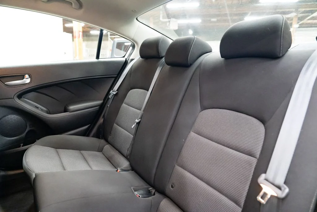 Used 2017 White Kia LX image 22
