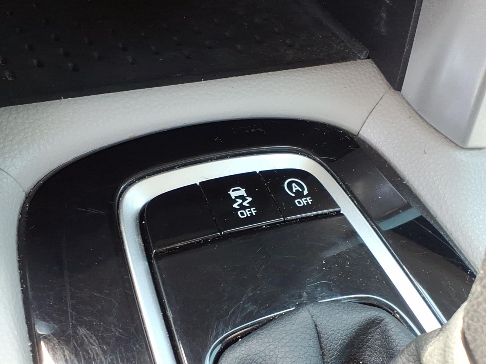 Used 2024 Sonic Silver Toyota L image 5