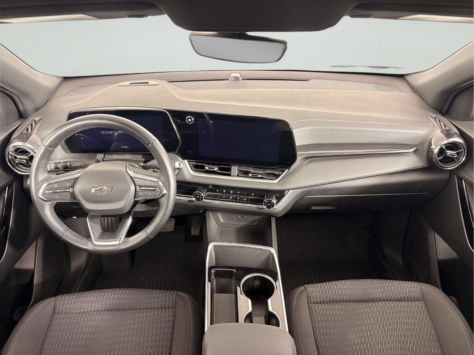 2025 Chevrolet Equinox LT - Photo 23