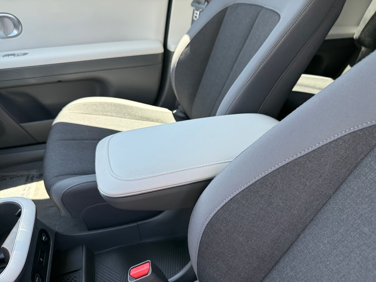 Certified Used 2024 Atlas White Hyundai SEL image 14