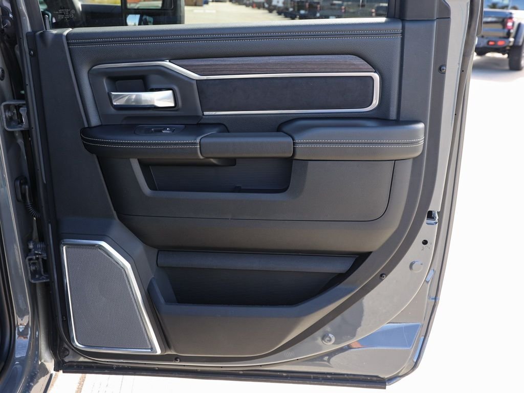 New 2026 Ceramic Gray Clear-Coat Exterior Paint RAM Laramie image 17