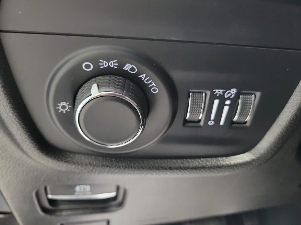 Used 2024 Gray Jeep Altitude X image 42
