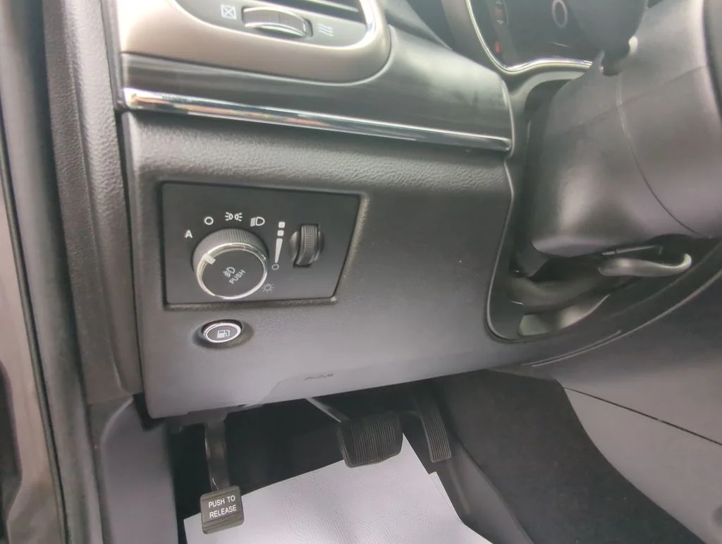 Used 2020 Gray Jeep Limited image 14