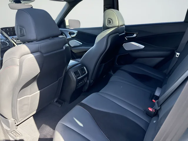 Used 2022 White Acura  image 19