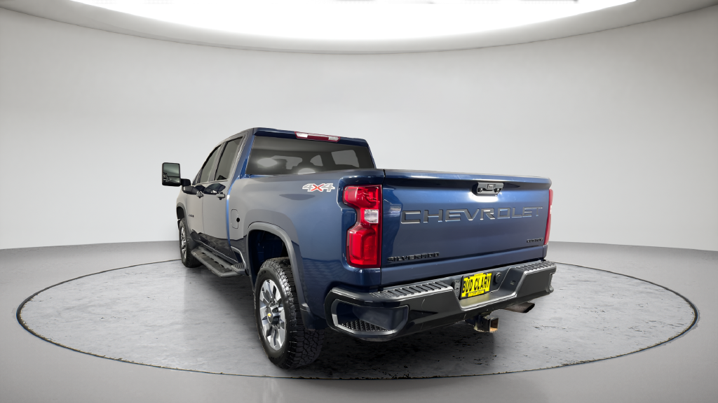 Used 2021 Blue Chevrolet Custom image 7