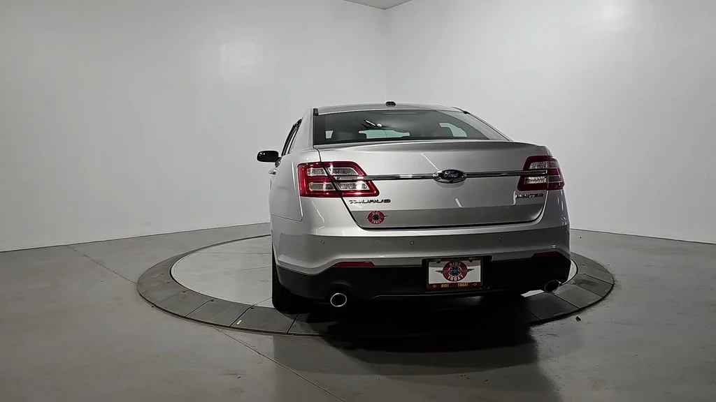 Used 2016 Ingot Silver Ford Limited image 4