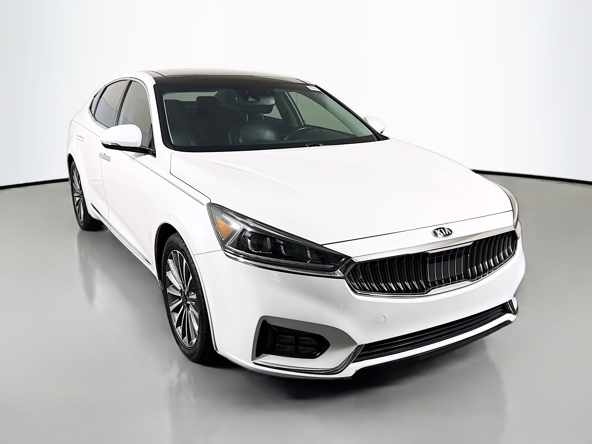2017 Kia Cadenza Technology