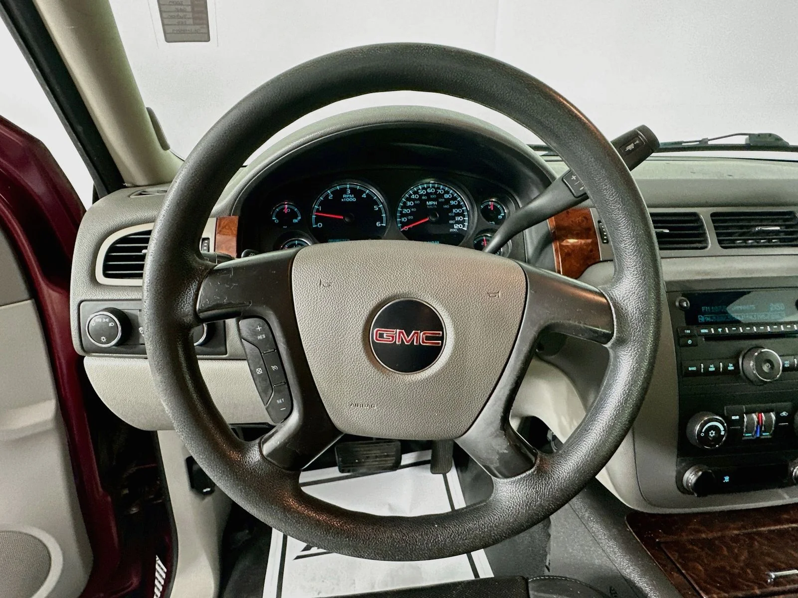 Used 2009 Red Jewel Tintcoat GMC Commercial Fleet image 12