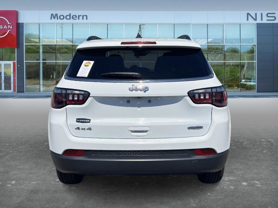 Used 2024 Bright White Clearcoat Jeep Latitude image 6