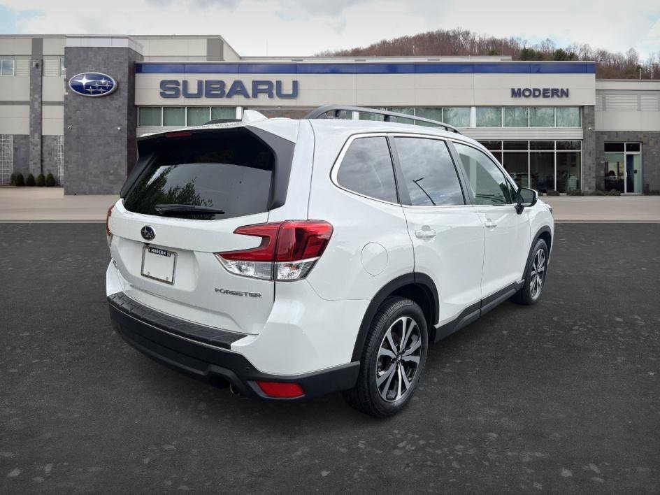 Used 2022 Crystal White Pearl Subaru Limited image 5