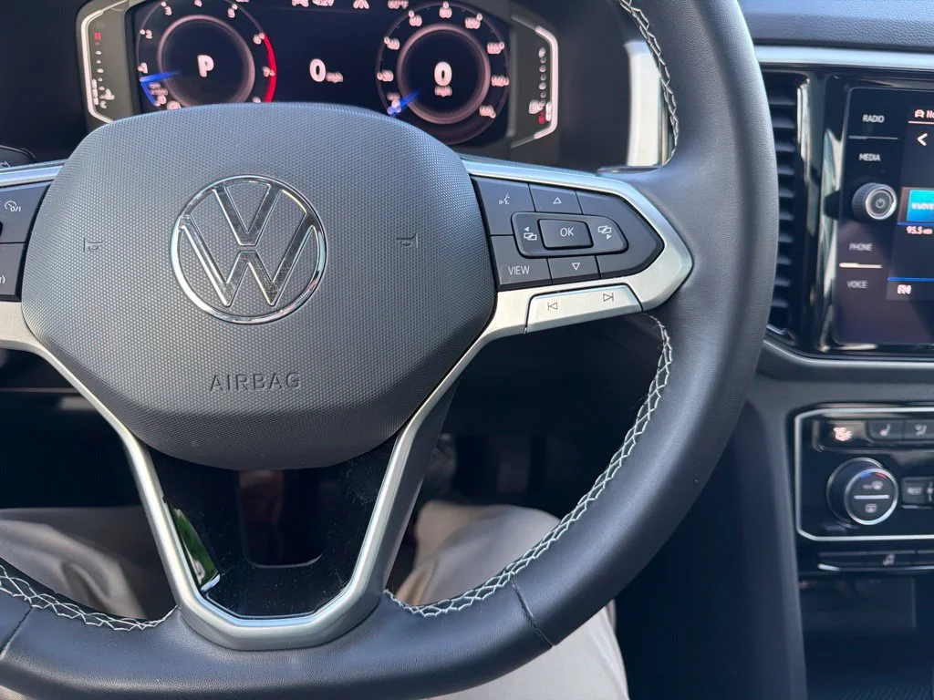 Used 2022 Gray Volkswagen 3.6L V6 SE w/Technology image 13