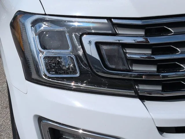 Certified Used 2021 Oxford White Ford Limited image 10