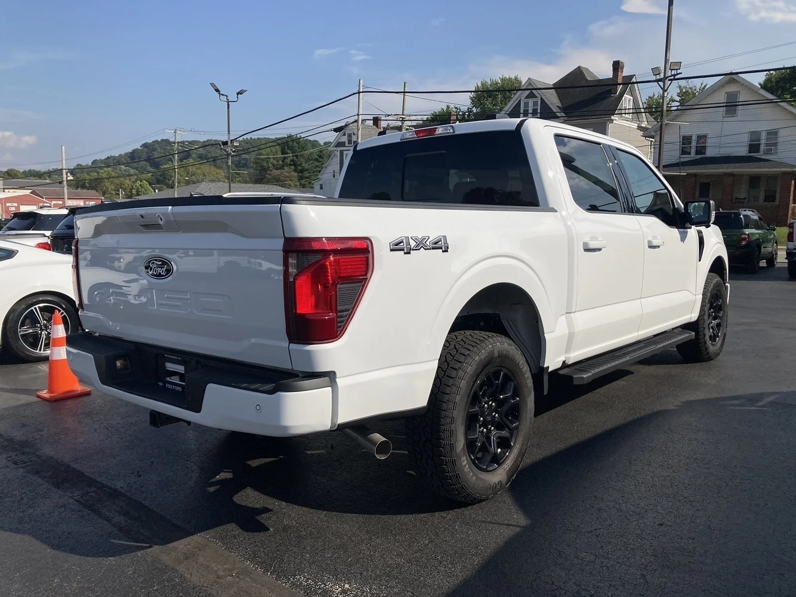 New 2026 Oxford White Ford XLT image 7