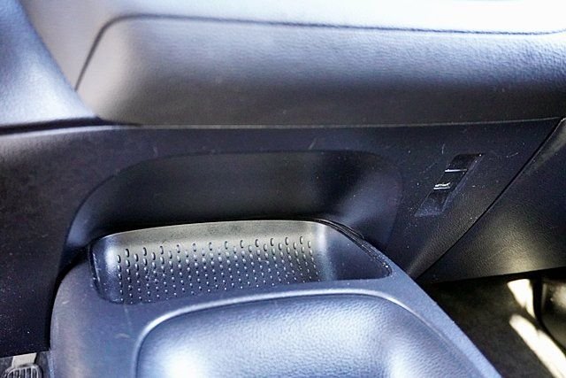 Used 2022 Silver Toyota LE image 27