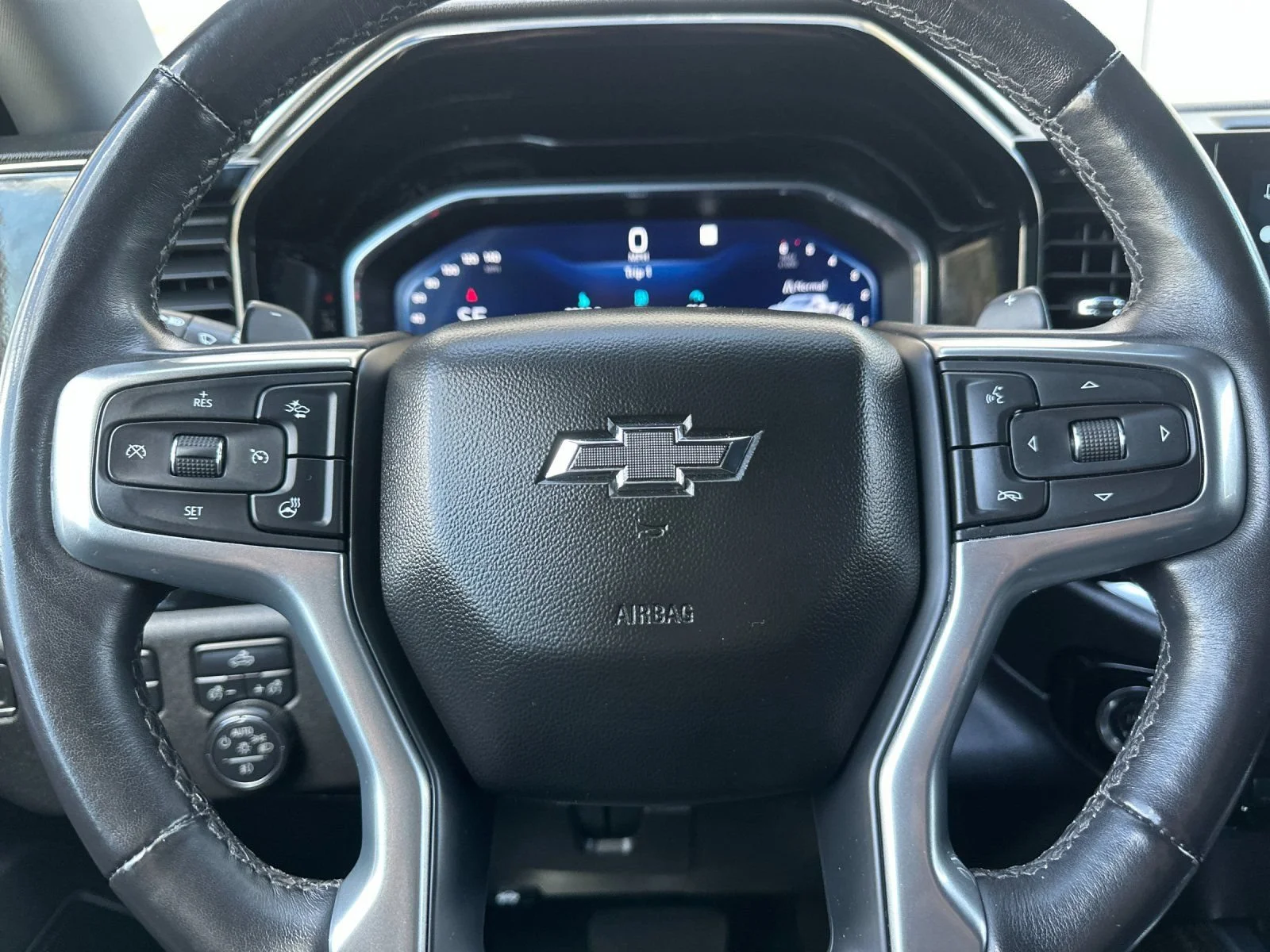 Used 2022 Summit White Chevrolet RST image 23