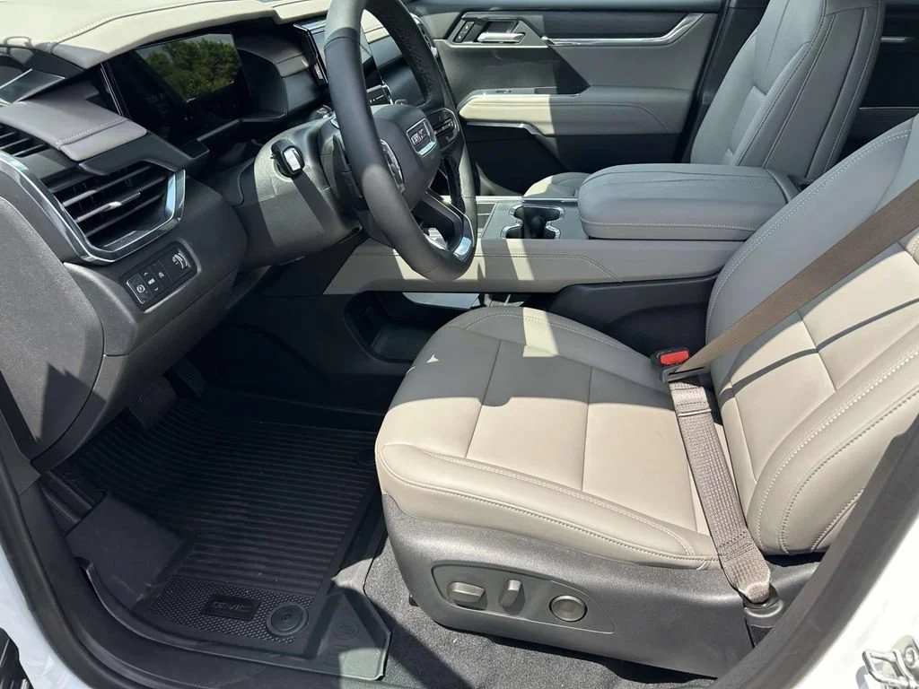 New 2026 Summit White GMC Elevation image 18