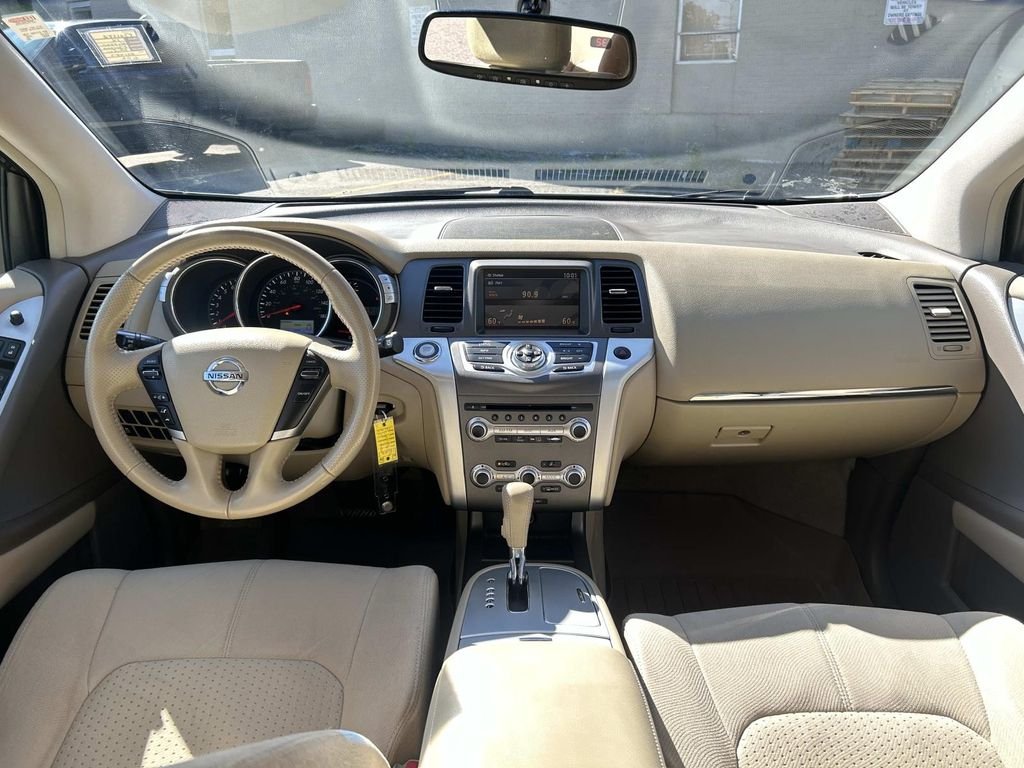 Used 2014 White Nissan SV image 18