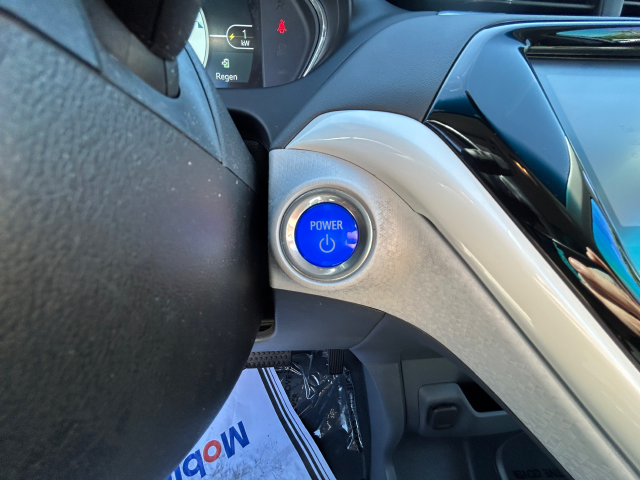 Used 2020 White Chevrolet LT image 33