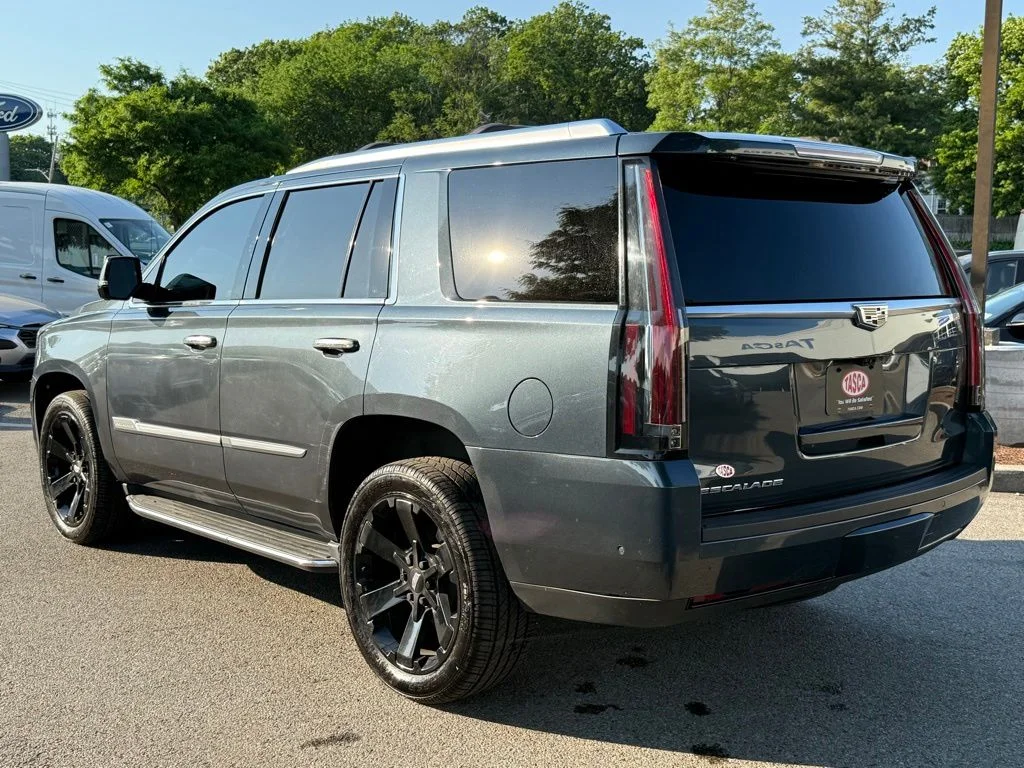 Used 2019 Gray Cadillac Luxury image 8