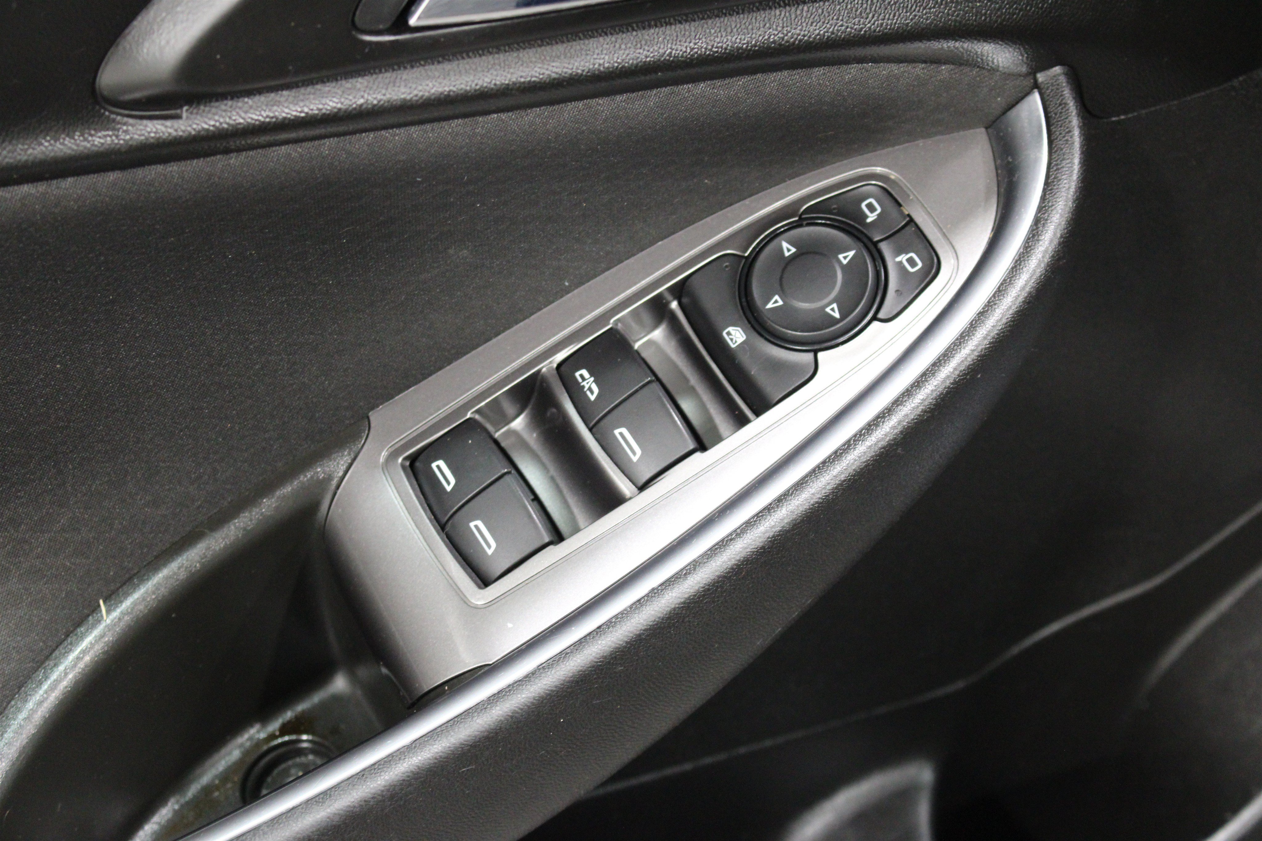 Used 2020 Shadow Gray Metallic Chevrolet LT image 7