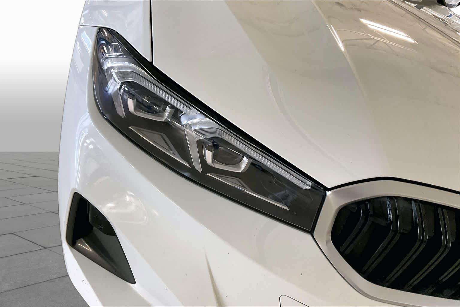 Used 2023 Alpine White BMW 330i image 24