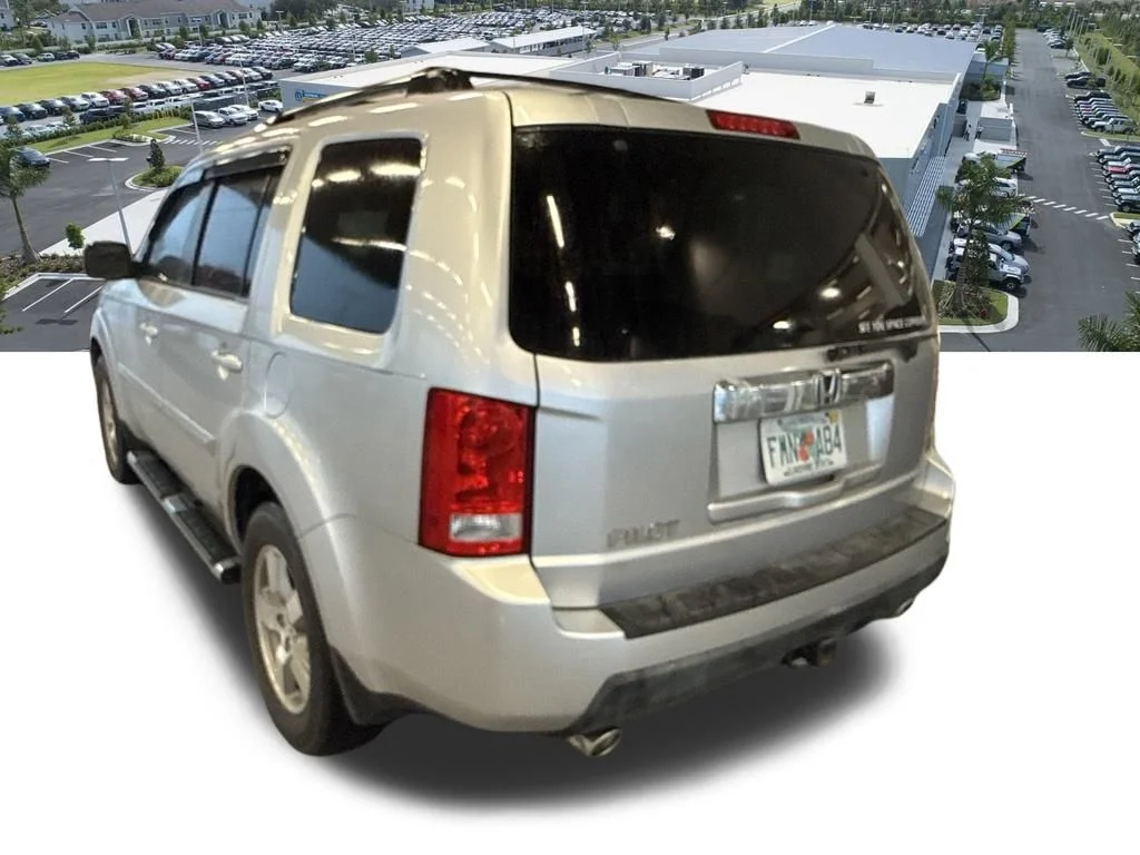 Used 2011  Honda EX-L image 3