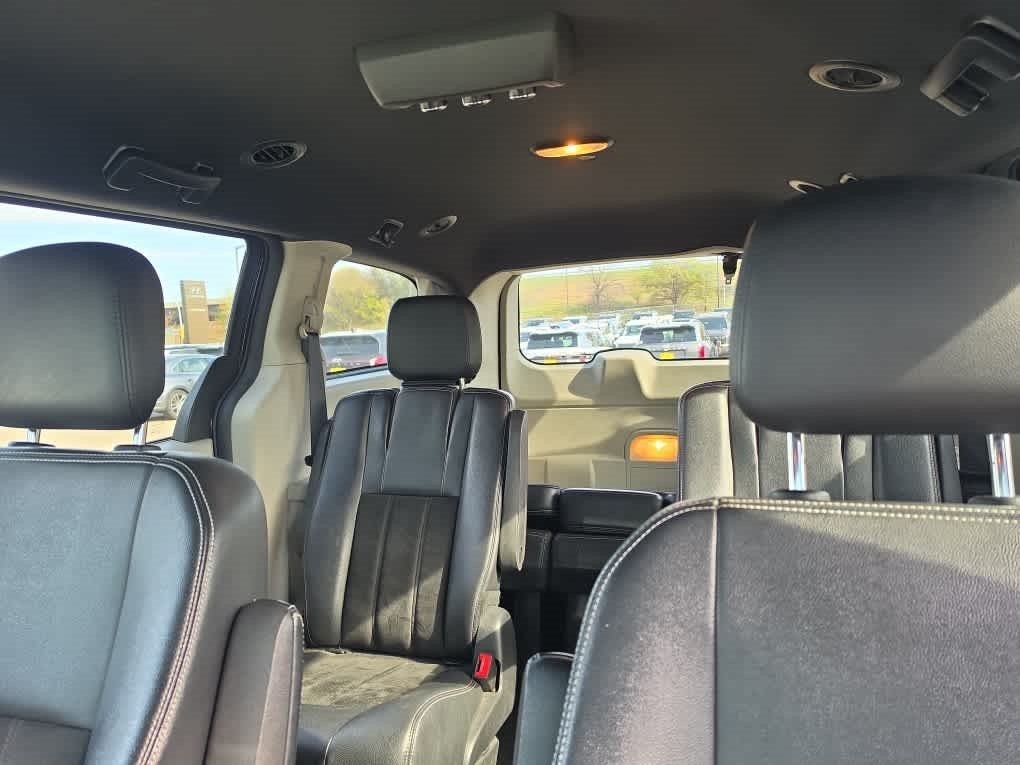 Used 2019 Black Onyx Crystal Pearlcoat Dodge SXT image 9