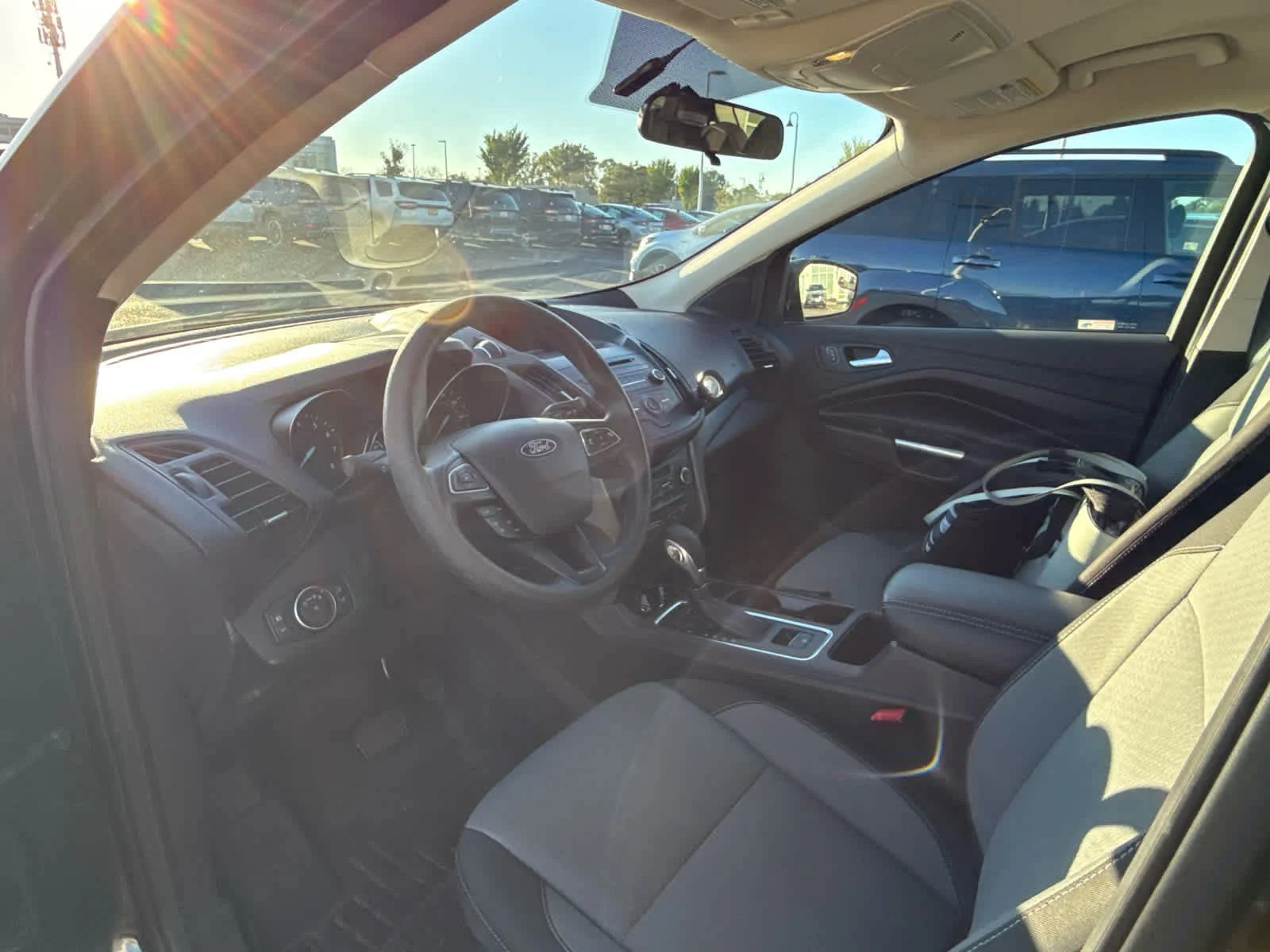 Used 2018 Shadow Black Ford SE image 9