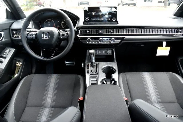2026 Honda Civic Hatchback Sport - Photo 11
