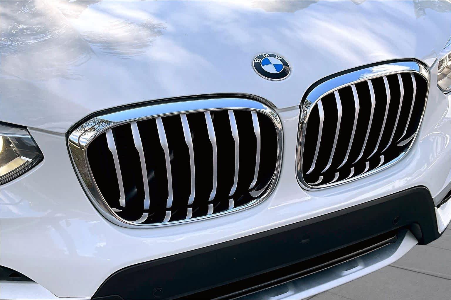 Used 2019 Alpine White BMW sDrive30i image 30