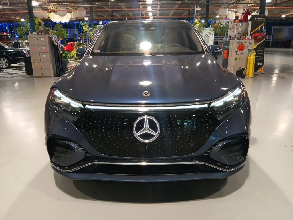 Used 2023 Blue Mercedes-Benz 580 image 14