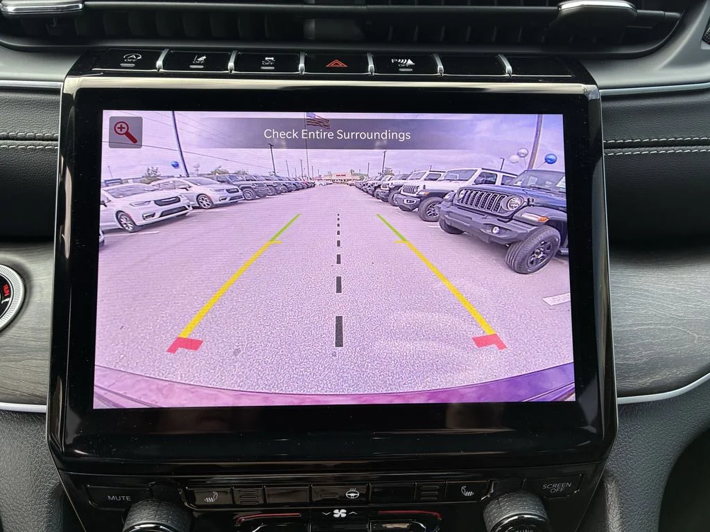 New 2025 Velvet Red Pearl-Coat Exterior Paint Jeep Limited image 26