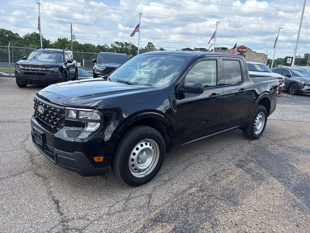 Used 2025 Shadow Black Ford XL image 3
