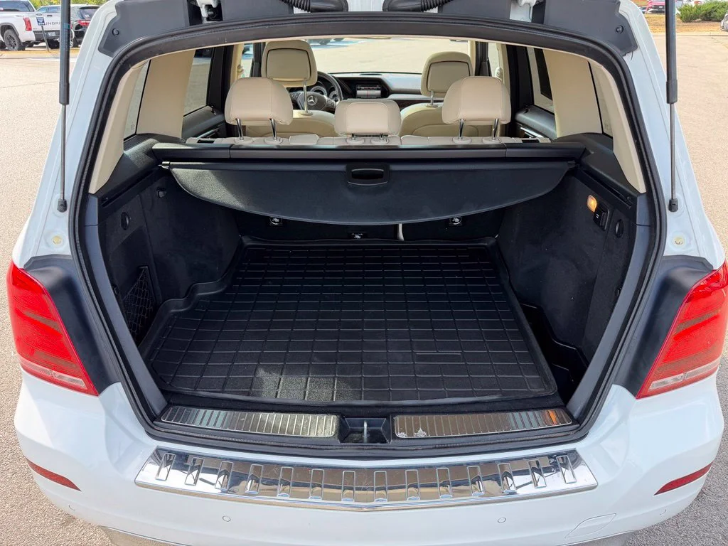 Used 2014 White Mercedes-Benz GLK 250 image 23