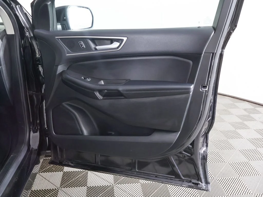 Used 2023 Black Ford SEL image 22