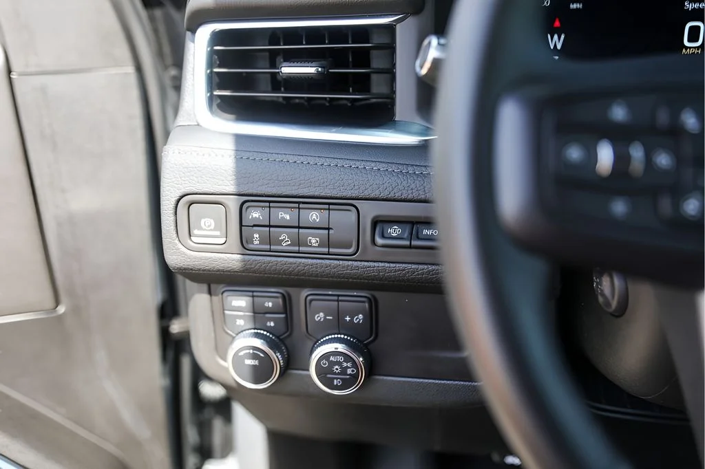 Used 2024 Silver GMC Denali image 18