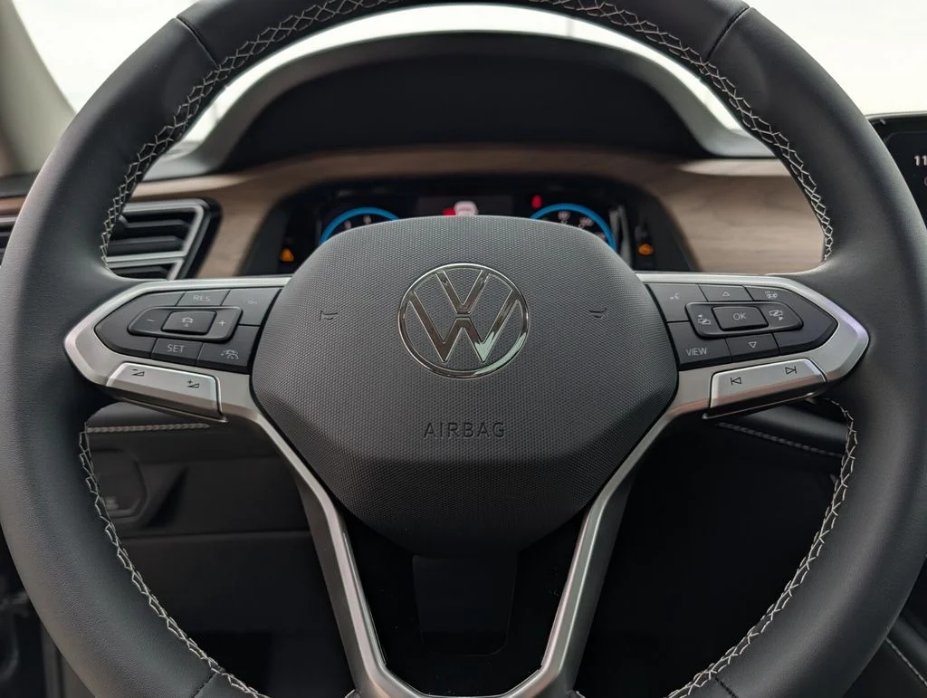 New 2026 Black Volkswagen 2.0T SE w/Technology image 19