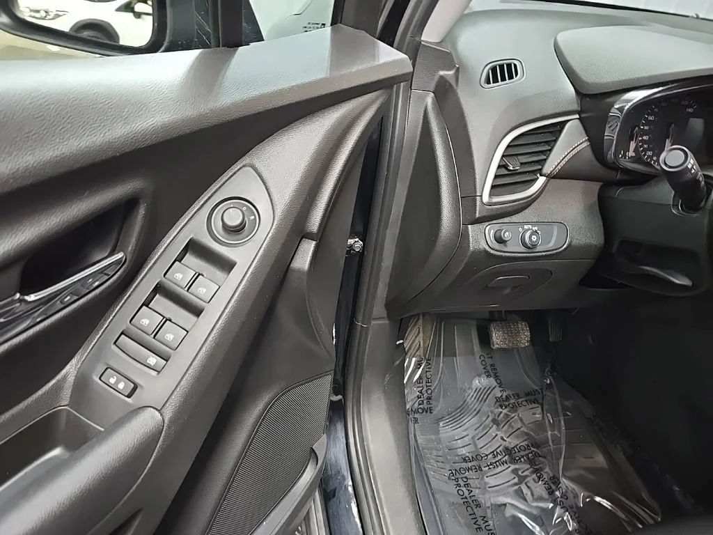 Used 2020 MOSAIC BLACK METALLIC Chevrolet LT image 27