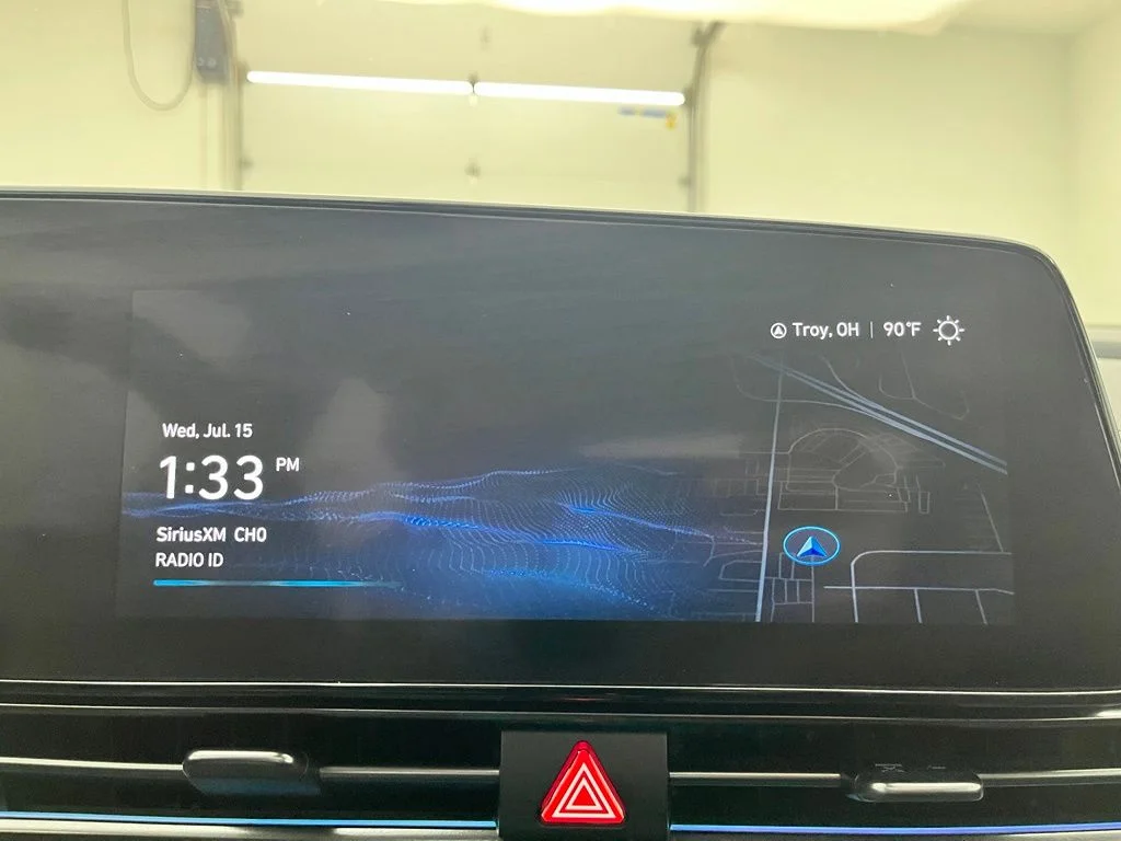 Used 2022 White Hyundai Base image 24