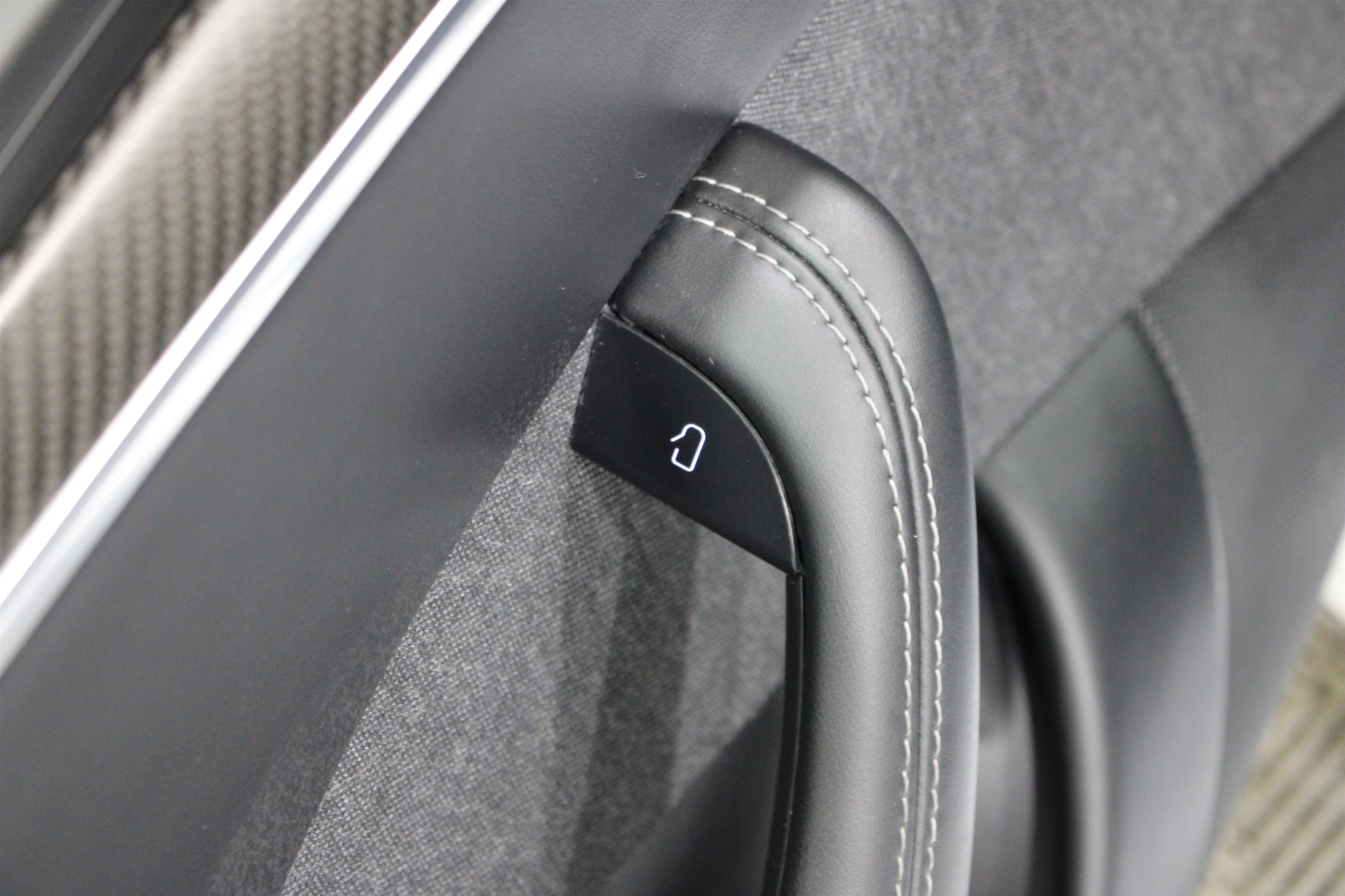 Used 2021 Pearl White Multi-Coat Tesla Plaid image 8