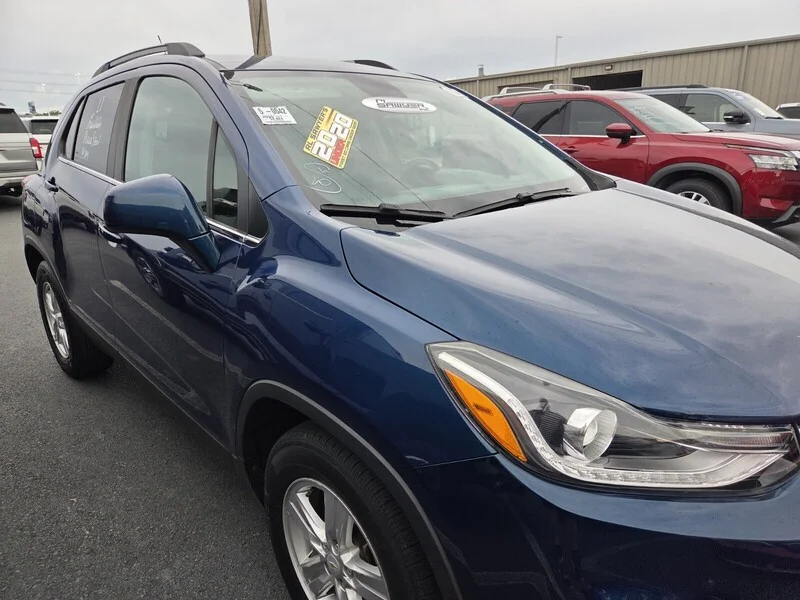Used 2020 Pacific Blue Metallic CHEVROLET LT image 3